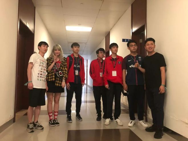 选手在非赛 选手在非赛